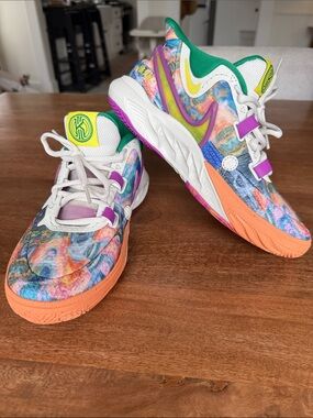New Nike Kyrie 8 "Circle of Life" youth size 5.5Y